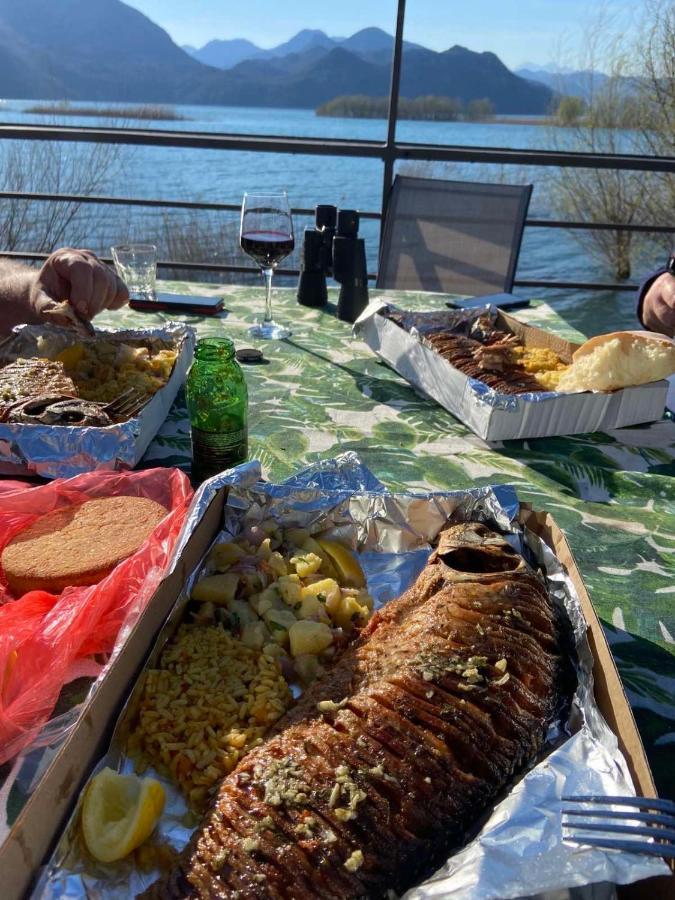 Lake House Buric Vranjina Eksteriør bilde